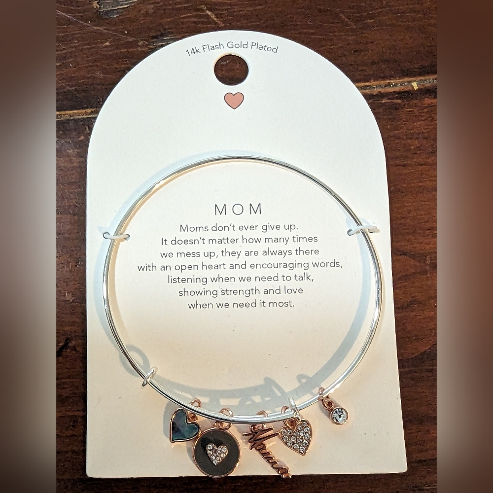 MOM Charm Bracelet